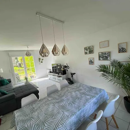 Maison 100m2 Avec Jardin Aux Portes De Caen Holiday home Castine-en-Plaine